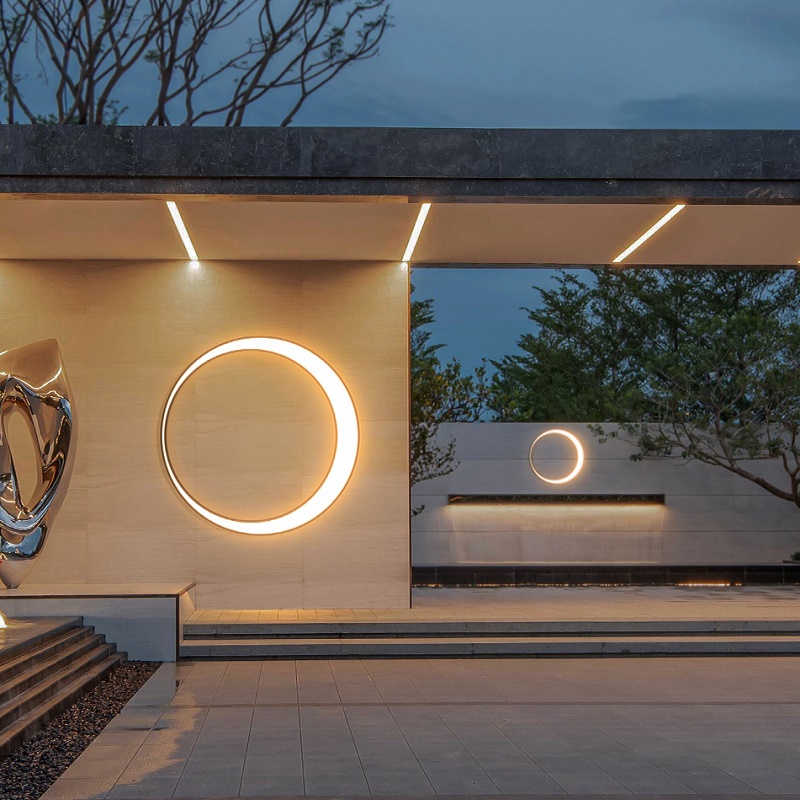 Moderne Außenleuchte in Mondfo – Outdoor Lighting Up And Down Bewertung und Preis